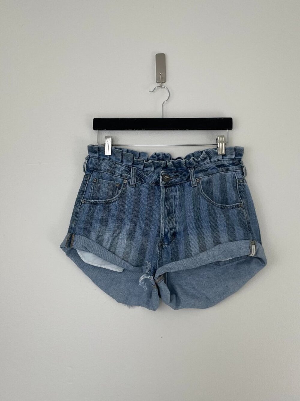 One Teaspoon Zephyr Bandits Denim Shorts in Blue Stripe Size 27